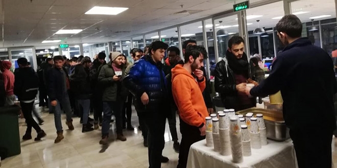 24 saat açık... Sınav döneminde koridorlar bile doldu