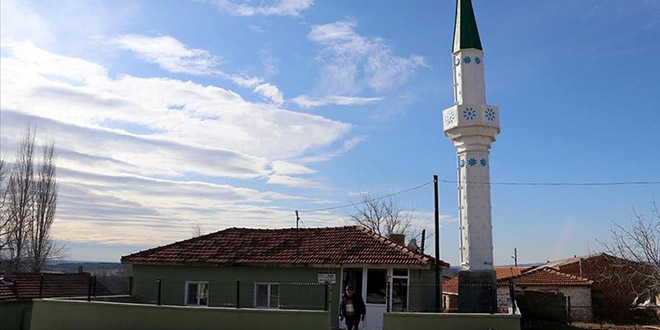 Köylünün '70 yıllık minare hasreti' sona erdi