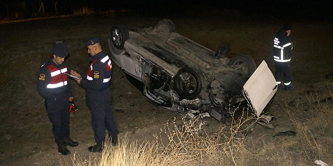 Yozgat'ta iki otomobil çarpıştı: 2'si polis, 4 yaralı