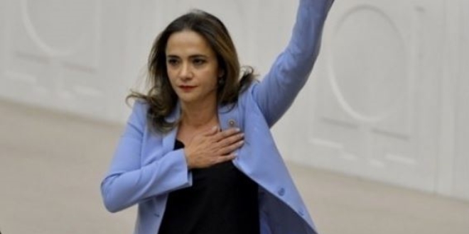 Başkanın eşine öncelik vermeyen kuaför mühürlendi!