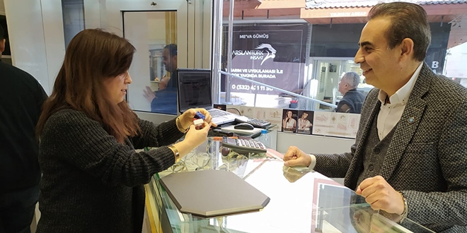 ABD ile �ran aras�ndaki gerilimin azalmas� alt�n�n ate�ini s�nd�rd�