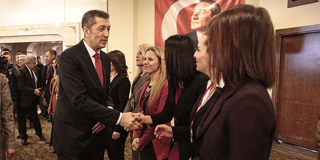 Bakan Selçuk, Hatay'da öğretmenlerle buluştu