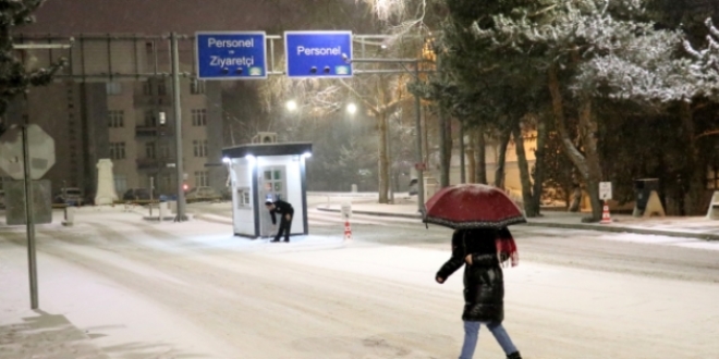 Do�u'daki 4 ilde kar ya���� etkili oldu