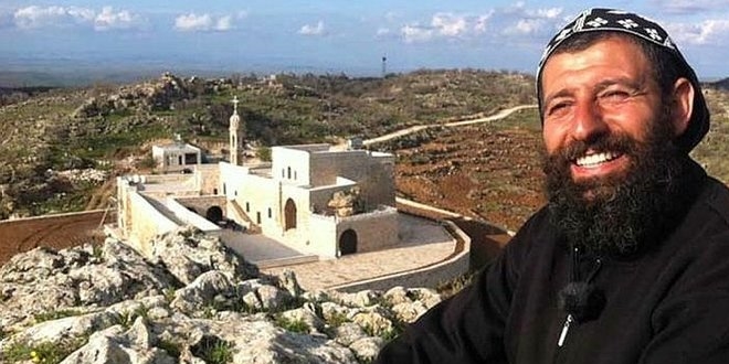 O rahip azılı PKK'lı teröristleri kilisede sakladı