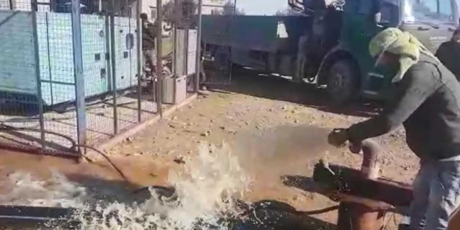 Trkiye Tel Abyad'daki su kuyularn onaryor