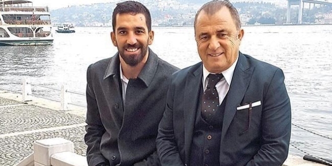 Arda Turan Galatasaray ile anlaştı, bedavaya oynayacak!