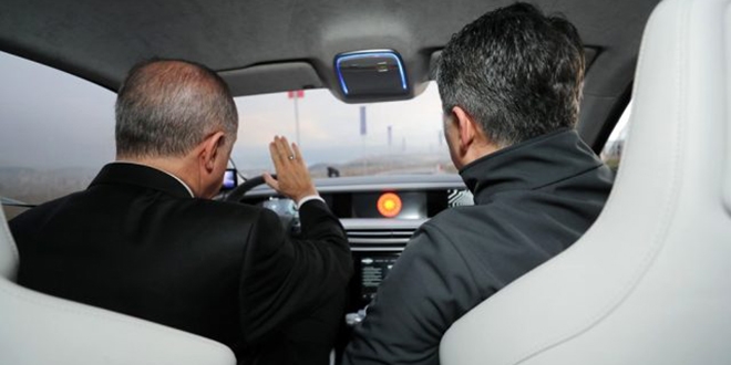 Erdoan'dan, yerli otomobil eletirilerine videolu cevap