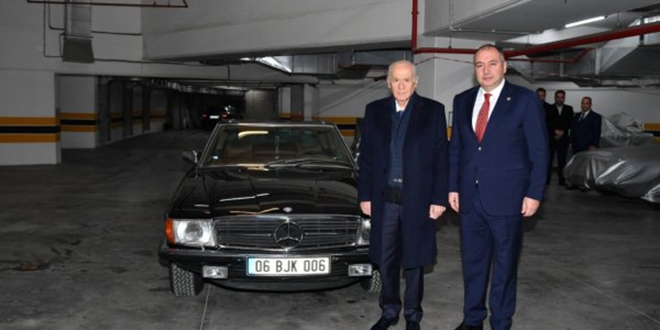 Bahçeli, klasik otomobilini MHP'li vekile hediye etti