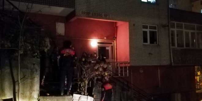 Çatıdan düşen emekli polis hayatın kaybetti