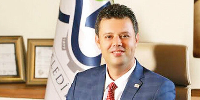 Belediye çektiği krediyi balmumuna yatırdı