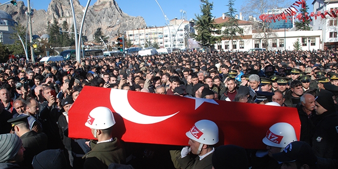 Şehit teğmen son yolculuğuna uğurlandı