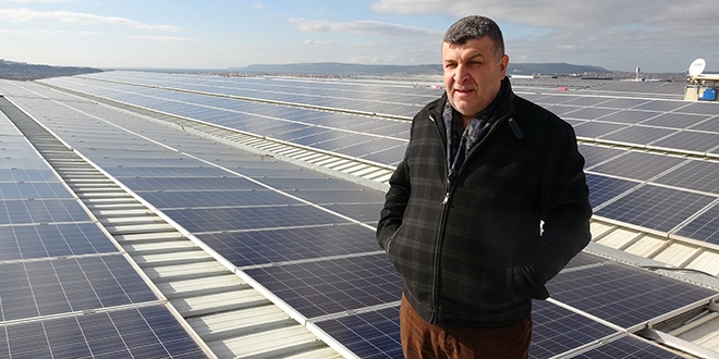 Fabrikanın çatısına güneş enerjisi kurdu, her ay 100 bin lira kazanıyor