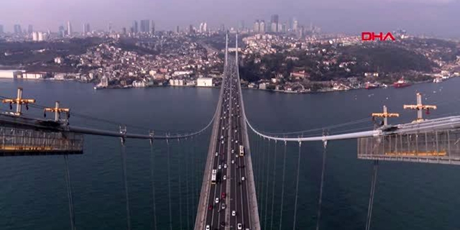 15 Temmuz Şehitler Köprüsü'nde hain darbe girişimi izleri