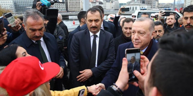 Cumhurbakan Erdoan'a gurbetilerden cokulu karlama