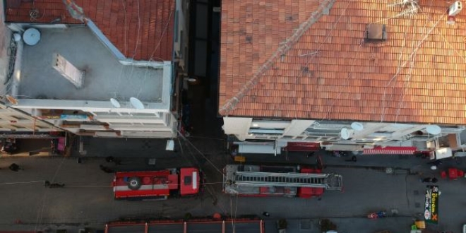 Isparta'da itfaiye dar sokağa giremedi, zor anlar yaşandı