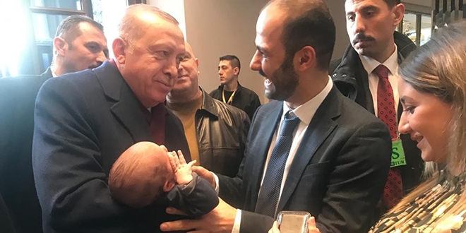 Cumhurba�kan� Erdo�an, Mahir bebe�e alt�n takt�