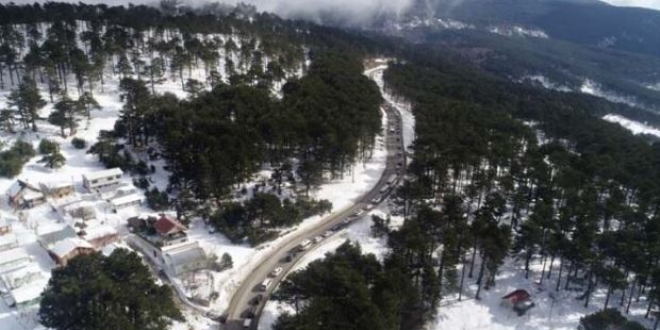 Doluluk y�zde 100'e ula�t�! 6 kilometrelik ara� kuyru�u oldu