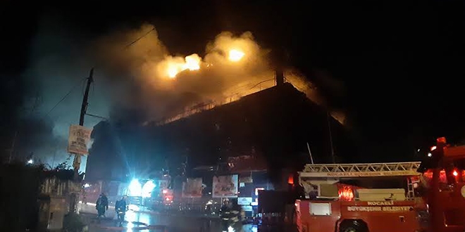 Kocaeli'de yangın çıkan AVM'den açıklama