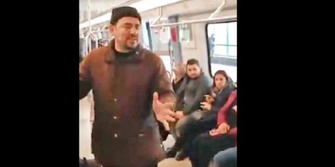 Ankara Metrosu'nda FETÖ propagandası