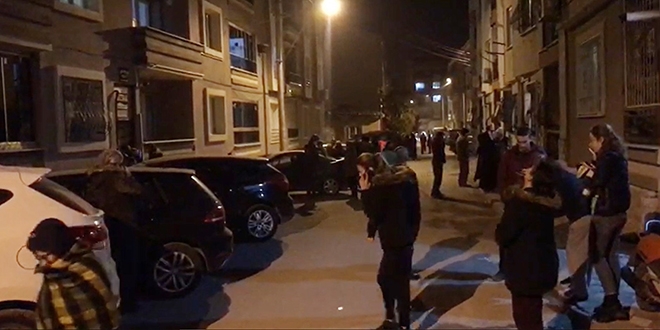 Manisa'daki deprem paniğe neden oldu
