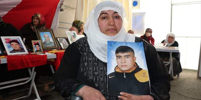 Diyarbakır annelerinin oturma eylemine bir aile daha katıldı