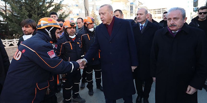 Erdoğan: Birileri yardım yapacaksa bunun kurumu bellidir