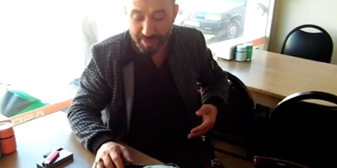 Yolda bulunan para dolu cüzdan, sahibine teslim edildi