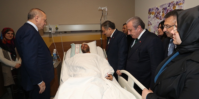 Cumhurbaşkanı Erdoğan, yaralı vatandaşları ziyaret etti