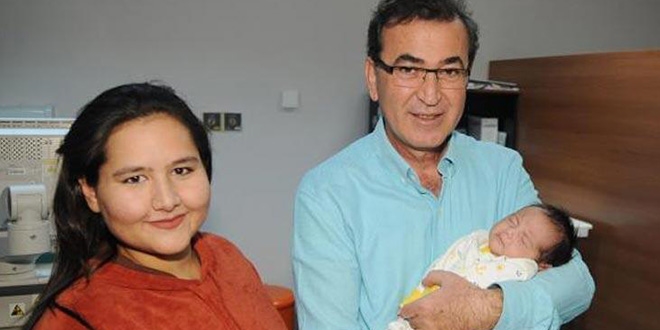Türkiye'de ilk... Anne karnında ameliyat