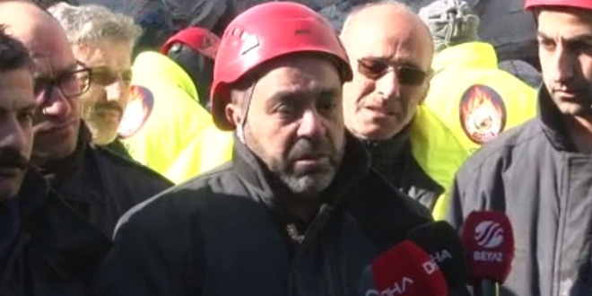 Kurtarma çalışmalarını anlatan itfaiye eri gözyaşlarını tutamadı