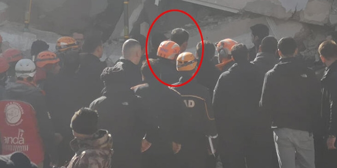 Yan yatan bina, Bakan Kurum yanından geçtiği sırada sallandı