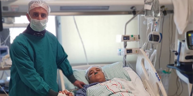 İtfaiye erinden kurtardığı depremzedeye ziyaret