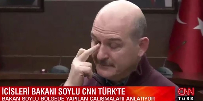 Bakan Soylu, canlı yayında gözyaşlarını tutamadı