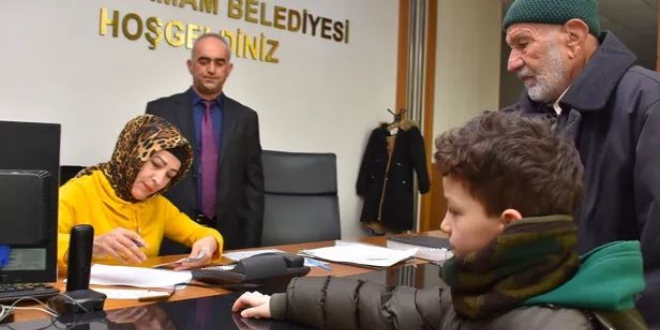 Daha 9 yaşında, cebindeki son 20 TL'yi bağışladı