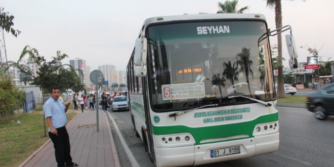 Toplu taşıma araçlarına yolcu gibi binen polis sürücülere ceza yazdı