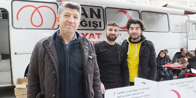 Okul müdürü, ayaklı kan bankası çıktı