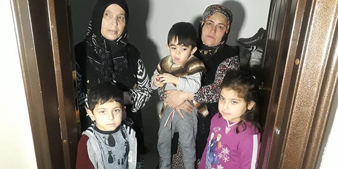 Hasarl� binalarda oturanlardan �mamo�lu'na kayak tepkisi