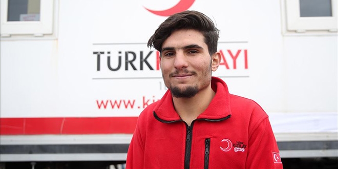Suriyeli Mahmud, Kızılay gönüllüsü oldu