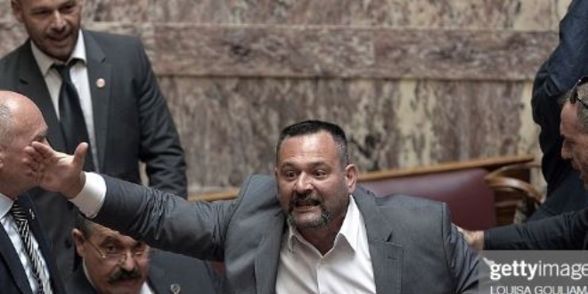 Yunan vekilden AP oturumunda Türk Bayrağına saygısızlık