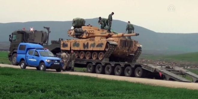 Sınır birliklerine obüs ve zırhlı araç sevkiyatı