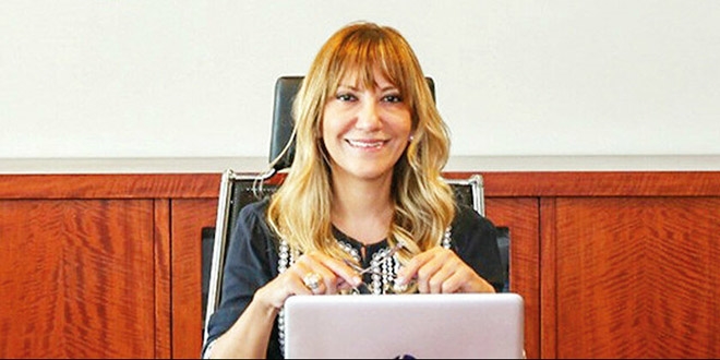 'En şanslı müdür bu. Bu kadar kadınla çalışıyor'