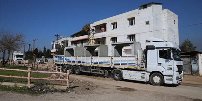 Suriye sınırındaki birliklere beton mevzi sevkiyatı