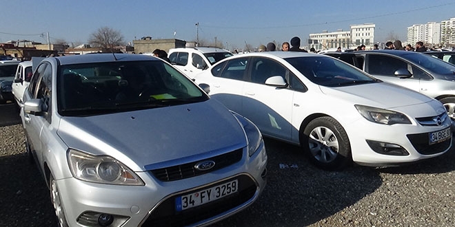 İkinci el otomobiller sıfır otomobil fiyatıyla yarışıyor