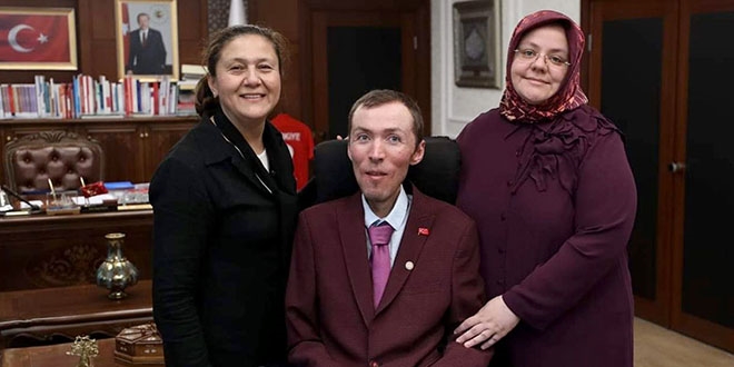 Doktorlar 20 yıl ömür biçti, 31 yıldır hayata tutunuyor