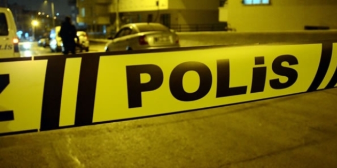 İzmir'de eski vekilin oğlunun iş yeri kurşunlandı