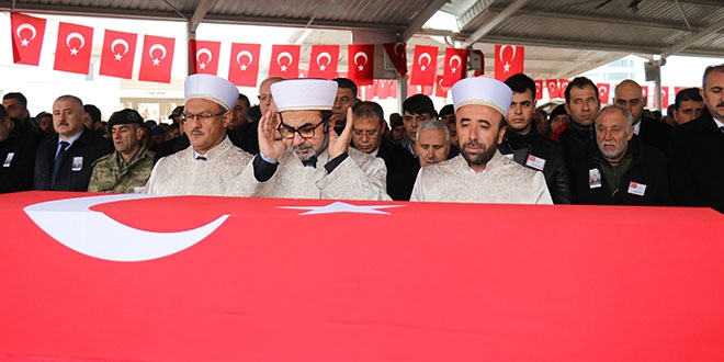 Türkiye şehitlerini göz yaşları ile uğurluyor