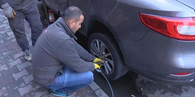Kar haberini duyan sürücüler lastikçilerde yoğunluk oluşturdu