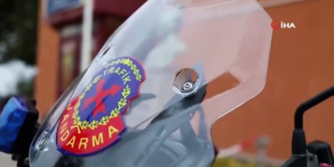 Jandarma'dan Motosikleti Kadın Trafik Timleri paylaşımı