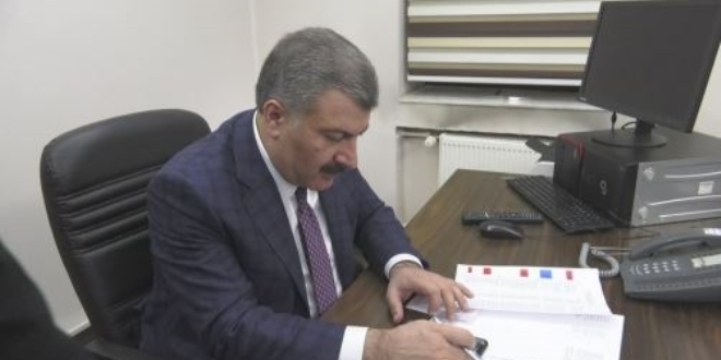 Bakan Koca, karantinadaki görevlilerle telefonda görüştü