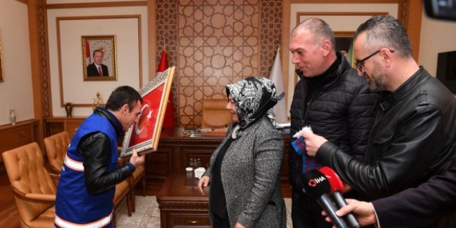 Temizlik işçisi başkana verdiği cevapla gönülleri fethetti